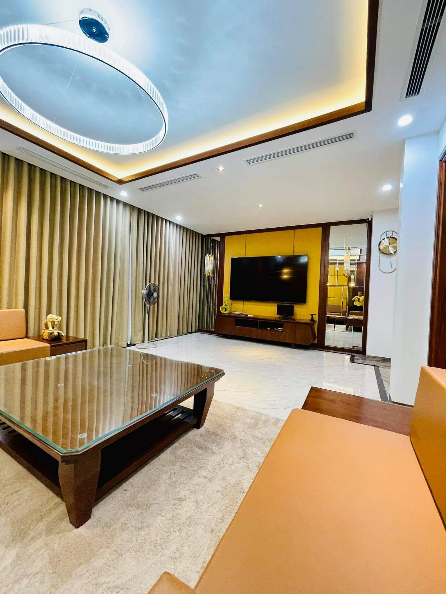 Bán nhà phố Hoàng Văn Thái, Thanh Xuân 110m, 4 tầng, mt 5m. Giá: 15 tỷ