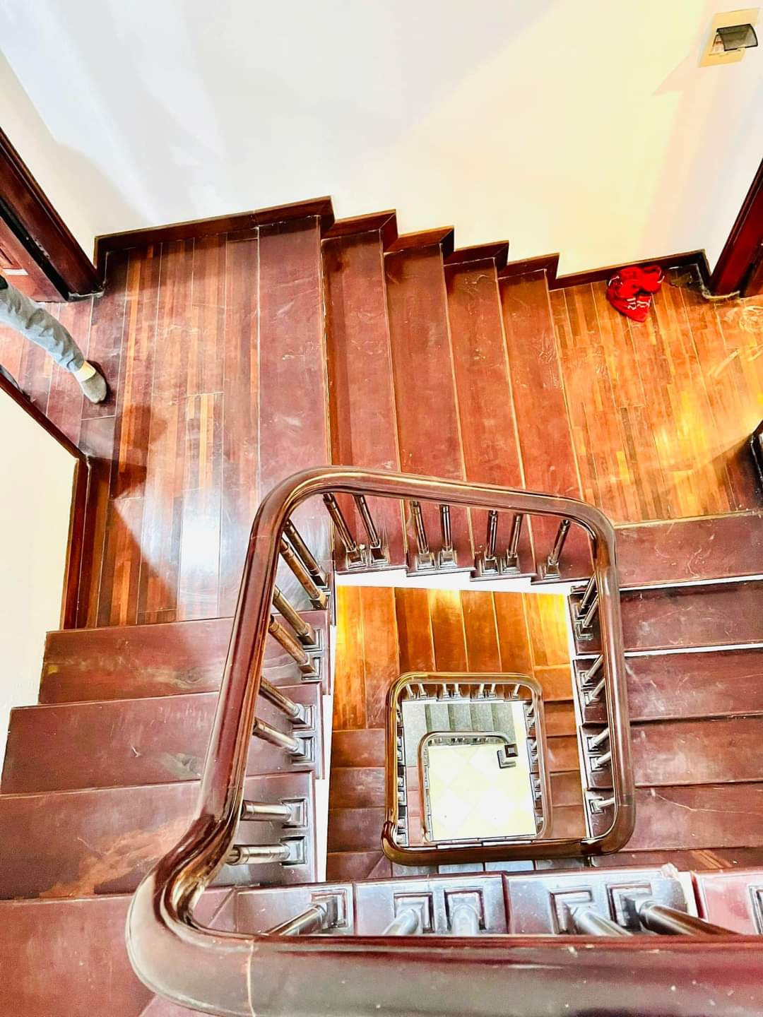 NHÀ ĐẸP - Ô TÔ - NGÕ THÔNG TỨ PHÍA - KINH DOANH - GIẾNG TRỜI THOÁNG - GẦN PHỐ -