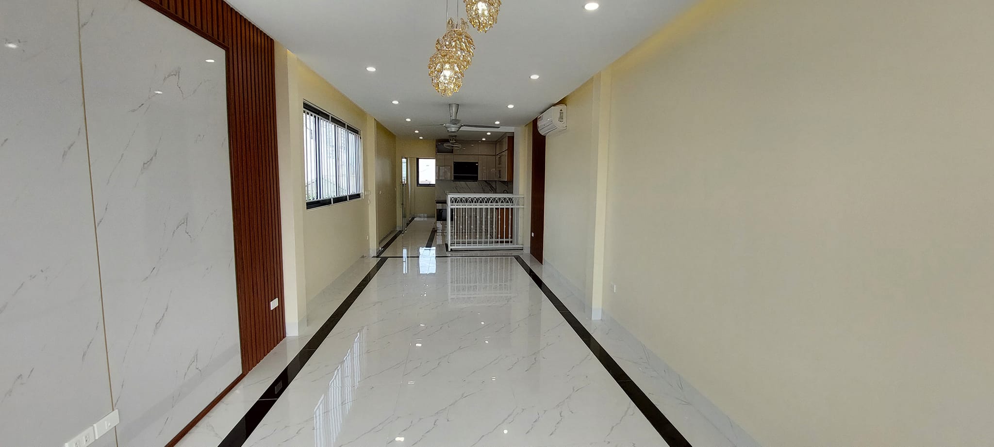 Cực hiếm phố Yên Lãng 7 tầng thang máy oto đỗ cửa KD đỉnh dòng tiền 40tr/tháng 13tỷ