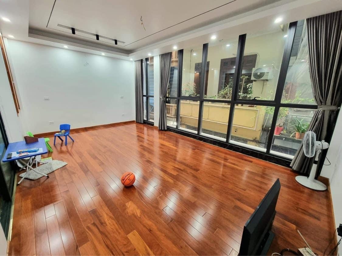 Bán Gấp nhà tại Thạch Bàn diện tích 120m2 Mặt tiền 10m giá 16.5 tỷ