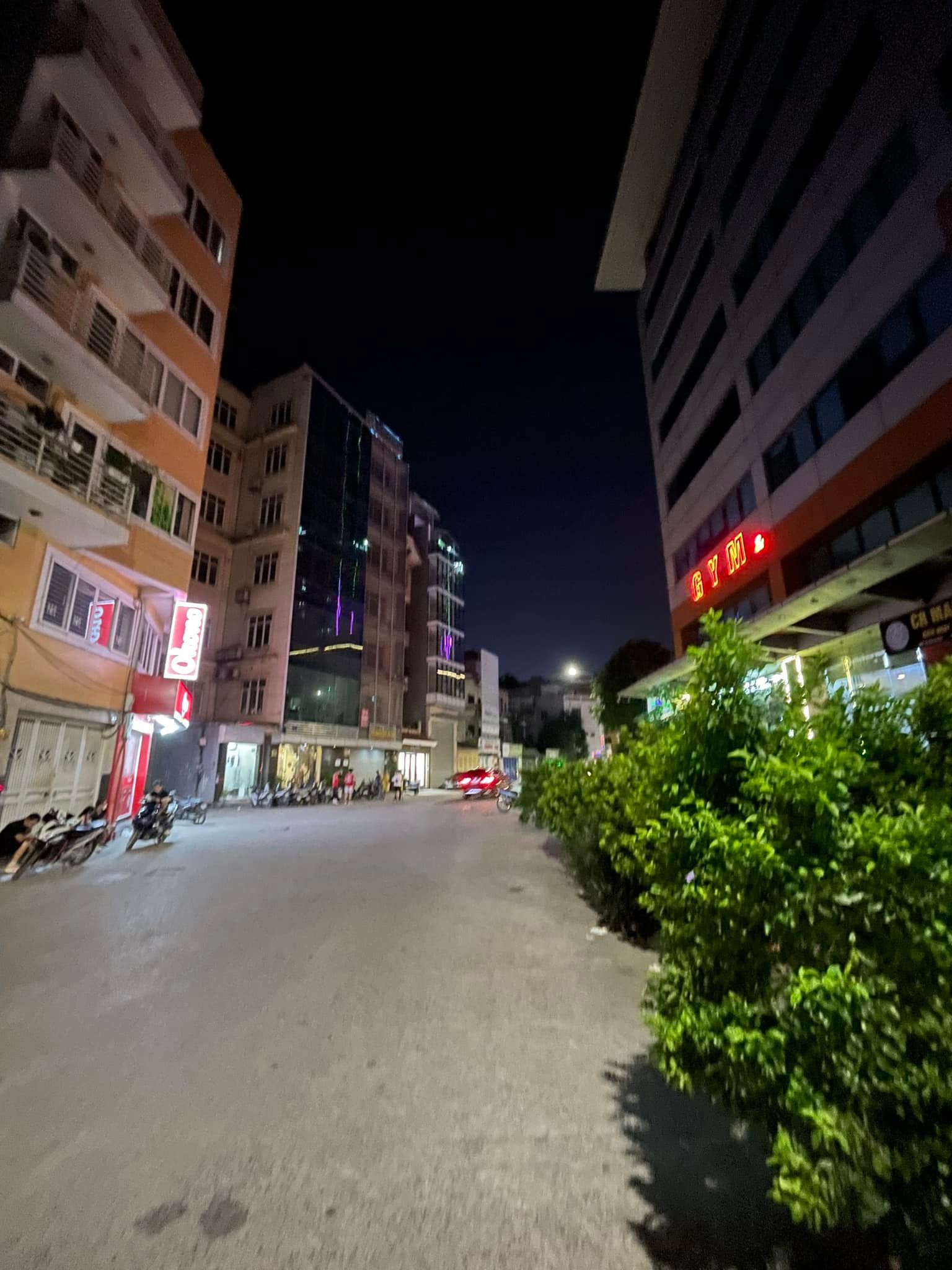 Cực Hiếm Ngàn Năm Chỉ Có Một Căn Rẻ Nhất Hoàng Cầu DT 50m2 x 6 tầng ,mt 4m2 nhỉnh 7 tỷ