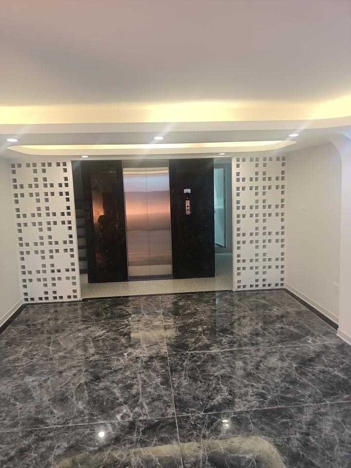 Bán nhà mặt phố Hoàng Ngân 45m2,7 tầng 4m mặt tiền TK thông sàn kinh doanh mọi hình thức giá 15,4 tỷ