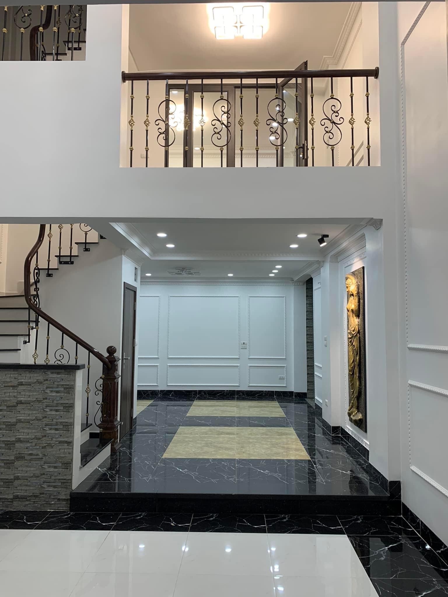 Siêu Kịch Độc Mang Tên Thịnh Quang TT Đống Đa DT50m2 x 5tầng, mt 5m2 nhỉnh 6 tỷ