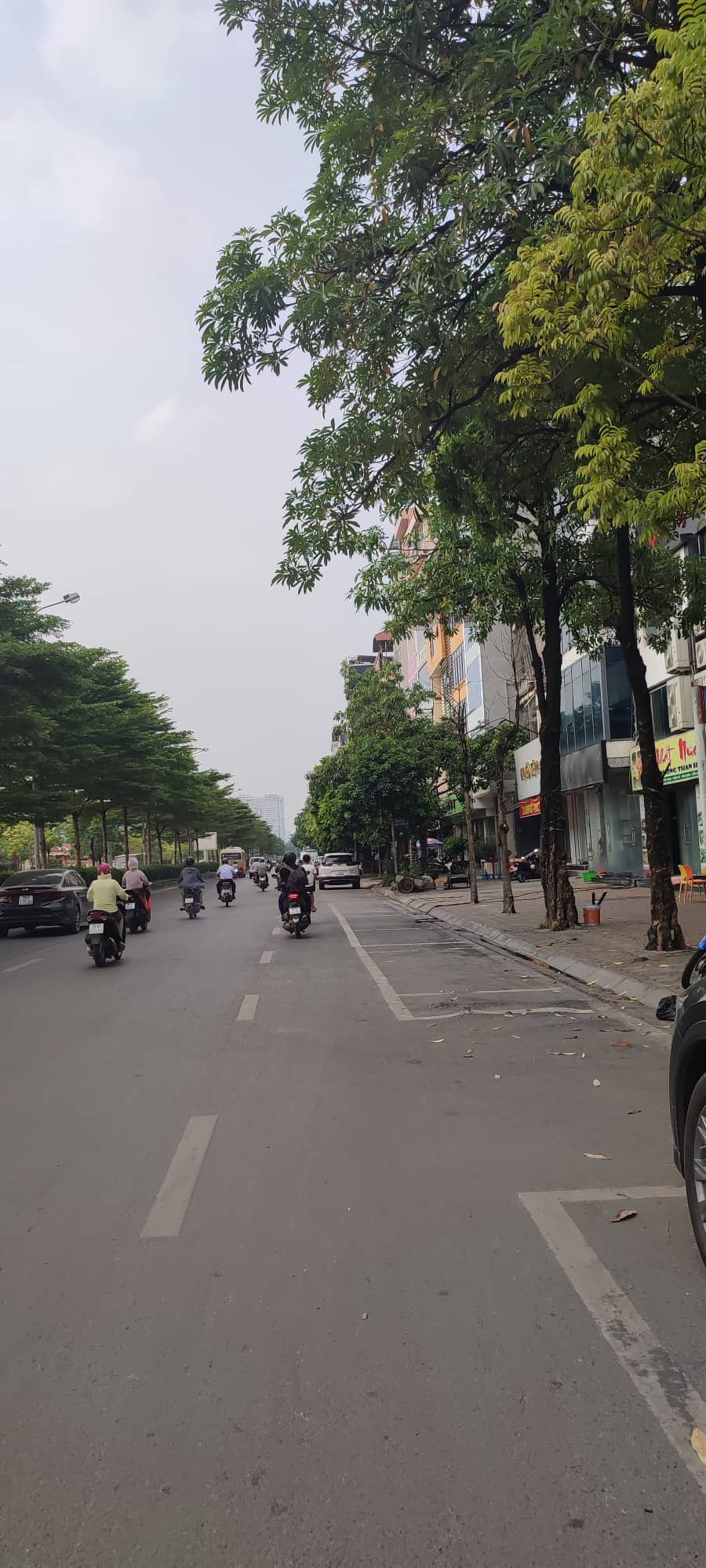 Chính chủ bán nhà phân lô phố Trần Vỹ, 8T thang máy, Lô góc, ô tô đỗ, kinh doanh văn phòng, Giá 21 tỷ