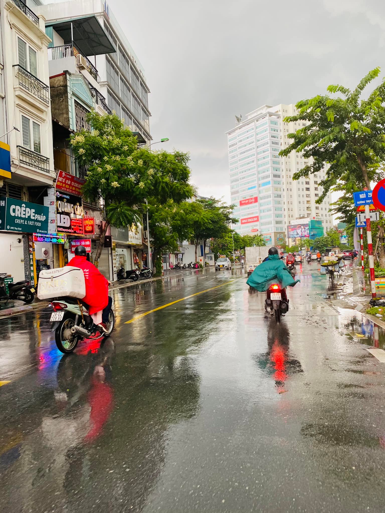 BÁN TÒA NHÀ MẶT PHỐ THỤY KHUÊ, VIEW HỒ TÂY KINH DOANH SẦM UẤT, DÒNG TIỀN KHỦNG 30 TỶ