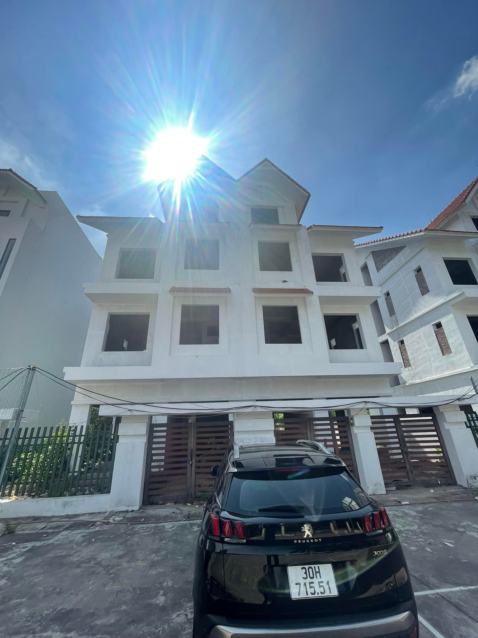 Bán gấp Biệt Thự Hoàng Trọng Mậu- Đình Thôn- Nam Từ Liêm DT 202m- 4T- MT 8.5m giá chào 29.3 tỷ