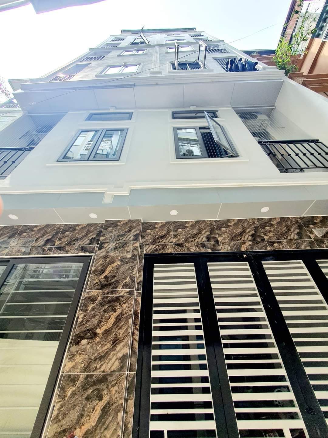 Toà CCMN Thái Thịnh, Đống Đa 106m2, 8T, MT 6.2m, 18.5 tỷ, 28 PKK full đồ cho thuê