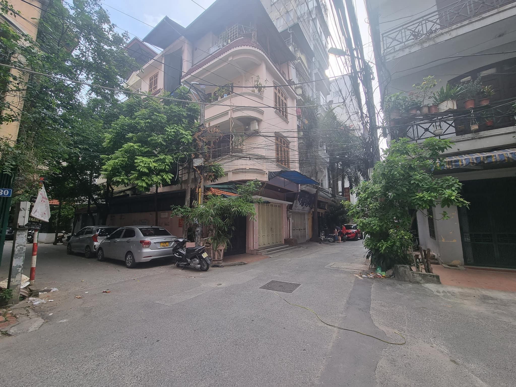 Bán Nhà Lô Góc Phân Lô 2 Mặt Ô Tô Tránh Phố Trần Quang Diệu. 75m2, MT 5m