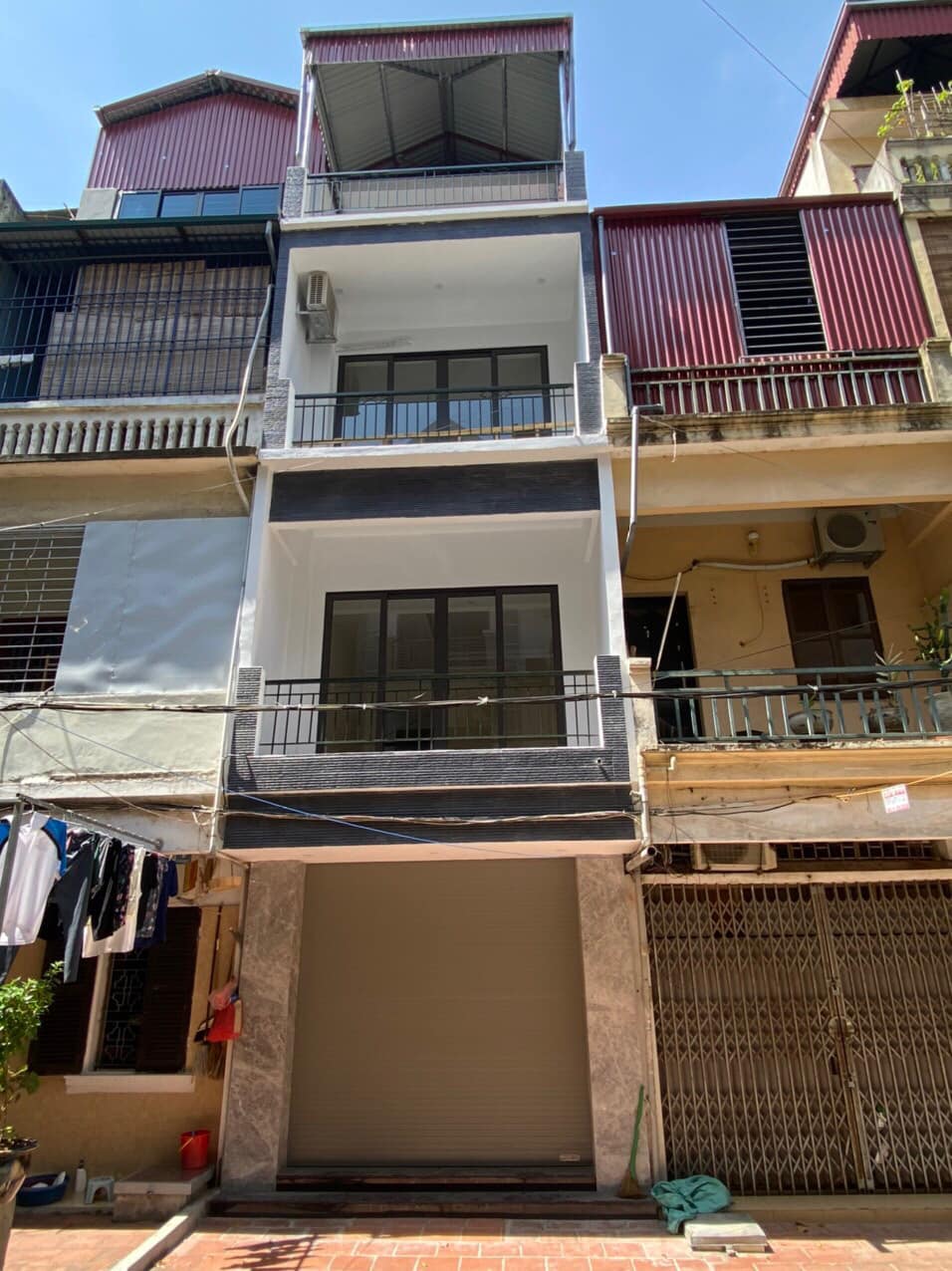 Bán gấp nhà Nghĩa Đô, Cầu Giấy, Nhà mới, đẹp, Phân lô, Ô tô đỗ cửa, Ngõ thông, KD Văn phòng, 2 thoáng