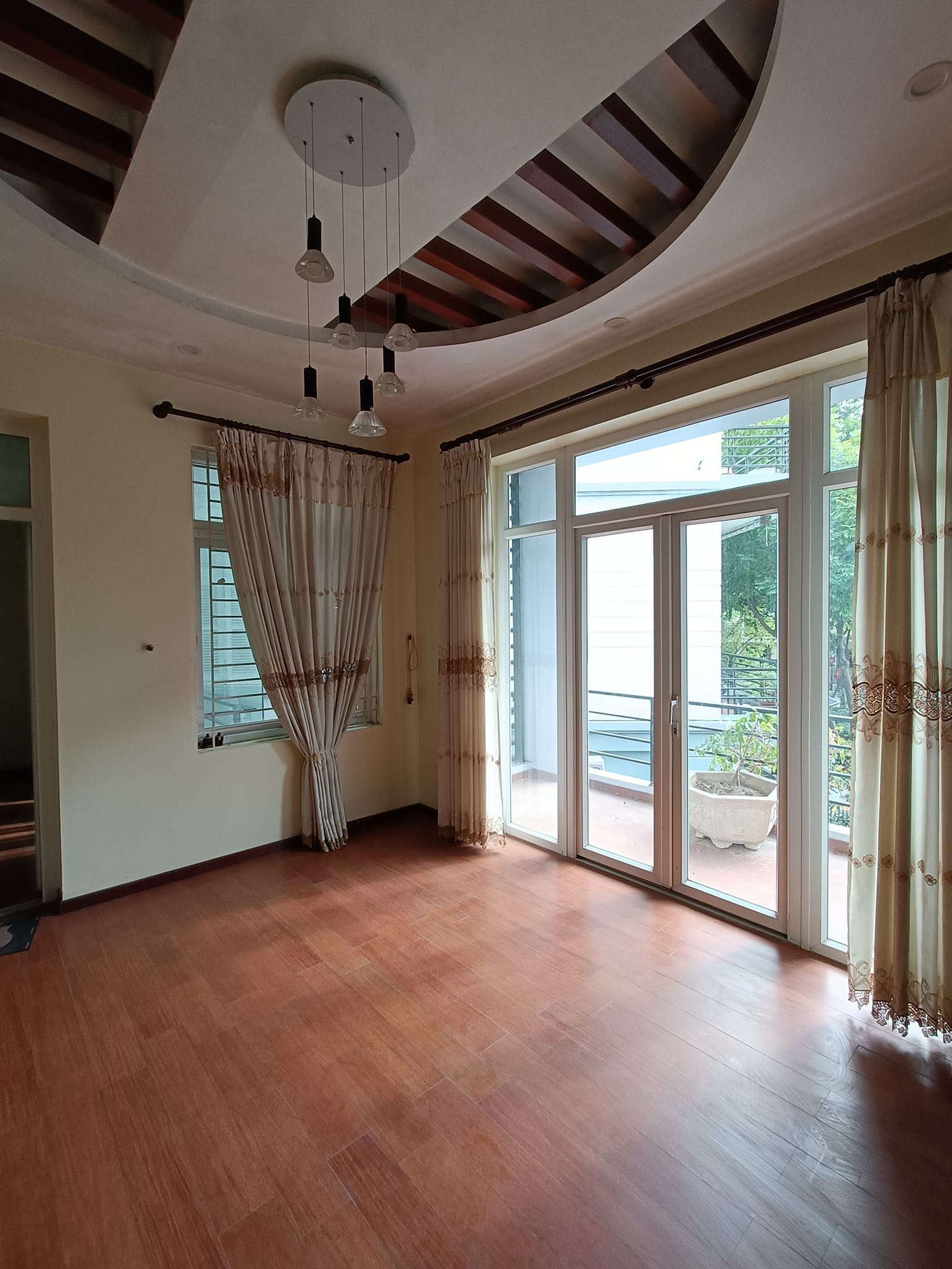 Bán Biệt Thự KĐT Mỹ Đình 1 DT 162.5m- 4 tầng- MT 11M – lô góc- 3 thoáng- 2 mặt phố