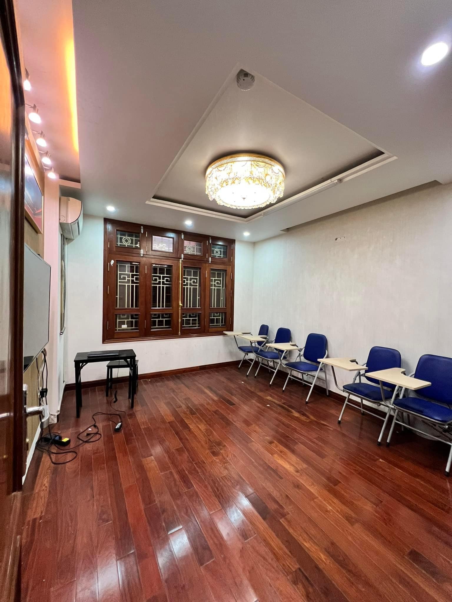 PHÂN LÔ Ô TÔ TRÁNH, KINH DOANH, CHO THUÊ ĐỈNH, CHỦ TỰ XÂY, 2 THOÁNG VĨNH VIỄN