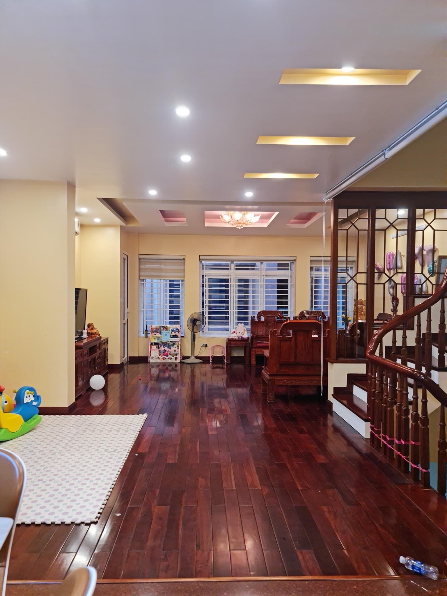 Bán Nhà Phân Lô Phố Trung Kính. Cách Mặt Phố Vài Bước Chân. 65m2 6T MT 6,3m