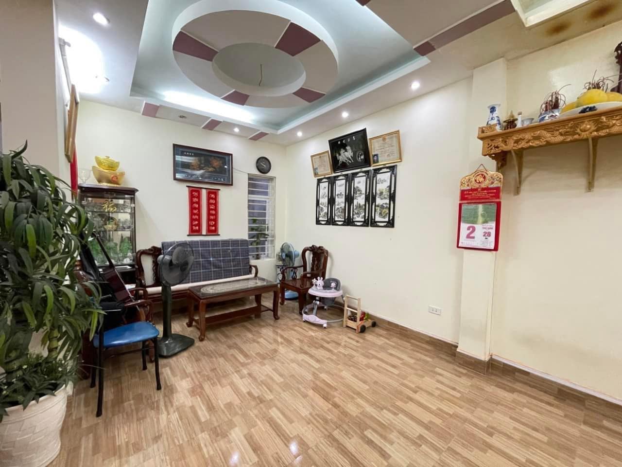 NHỈNH 3 TỶ CÓ NHÀ ĐỊNH CÔNG, HOÀNG MAI, 35M2 X 5T, SĐCC 0972063073.