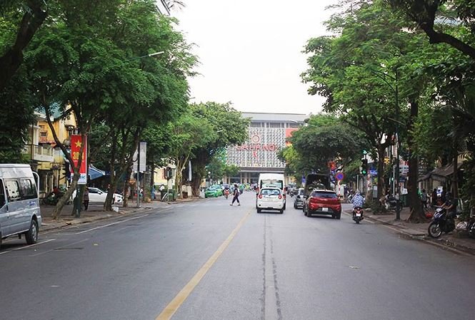 BÁN GẤP NHÀ ĐẤT MẶT PHỐ TRẦN HƯNG ĐẠO, HOÀN KIẾM, 500m2, 2 mặt tiền, mỗi mặt 30m, KINH DOANH ĐA NGÀNH CỰC TỐT.