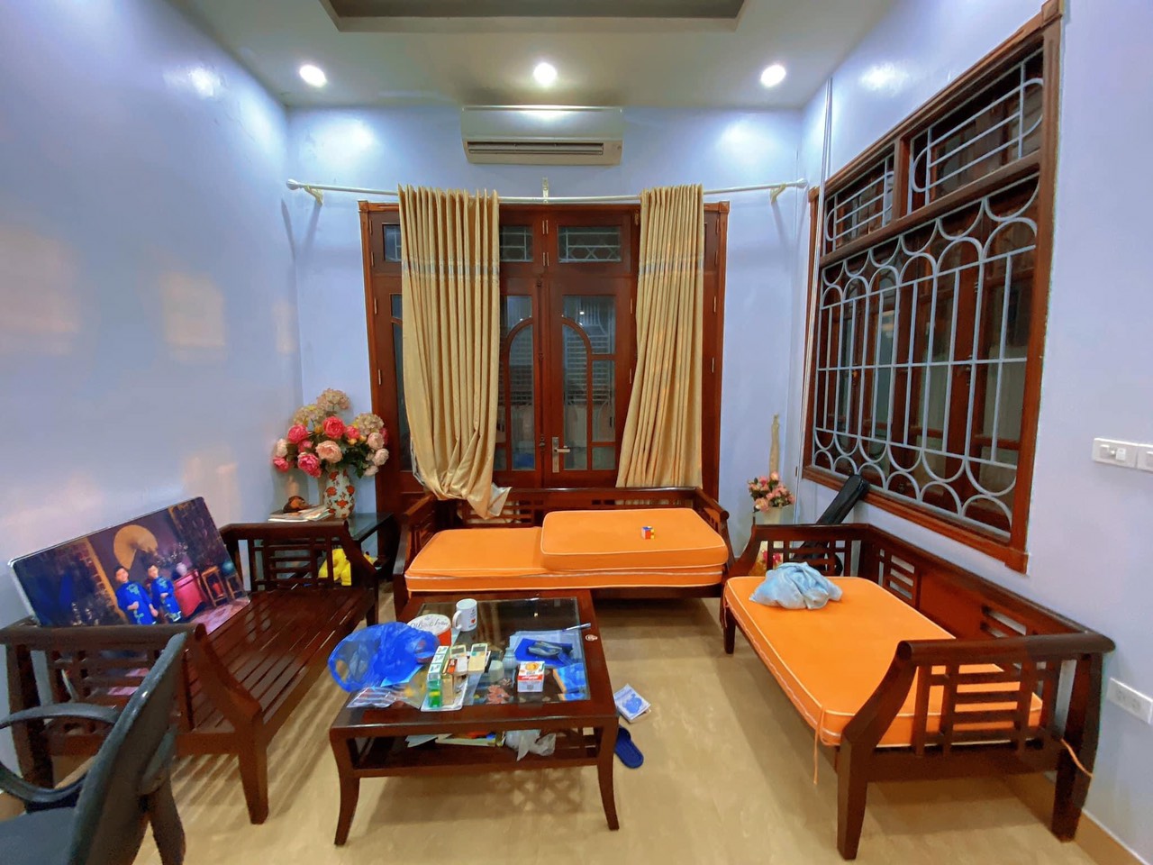 Bán nhà phố Nghĩa Tân- Ô tô- Nhà đẹp- An sinh đỉnh