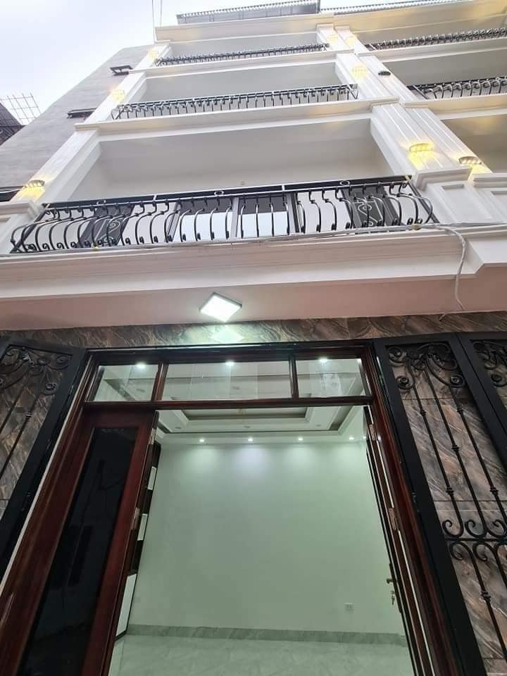 Bán nhà Đông La 4t, 35m2 ngay trạm bơm Yên Nghĩa ô tô qua nhà, giá chỉ 2,45 tỷ vào ở ngay