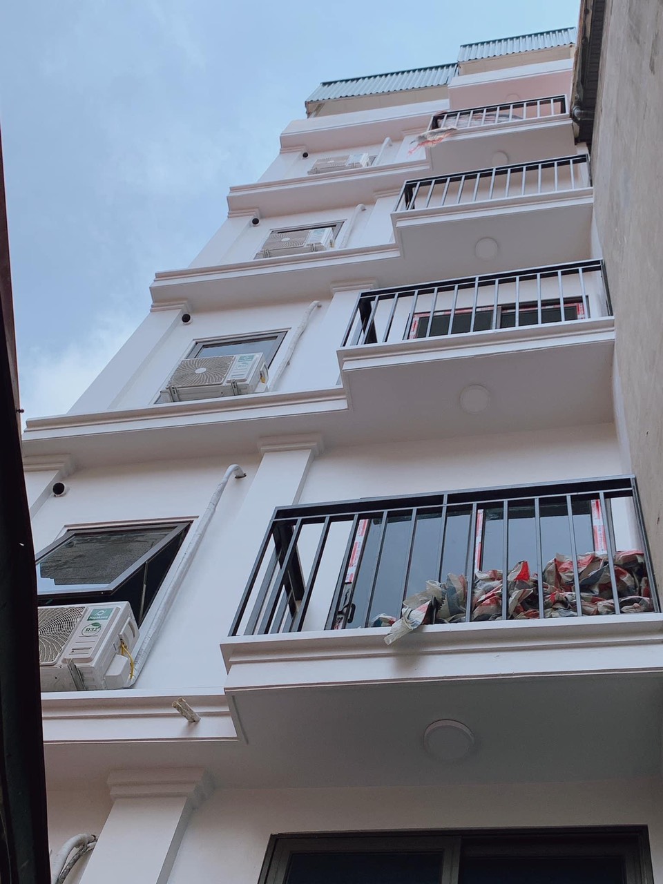 BÁN NHÀ Ở CẦU GIẤY- DT:78M2, MT: 6M, 6 TẦNG, CÓ 15 TỶ.