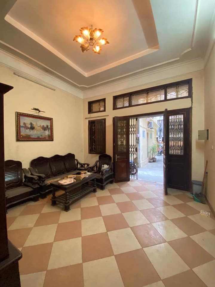 BÁN NHÀ GIÁP BÁT, 1 NHÀ RA PHỐ, Ô TÔ ĐỖ CỬA, KINH DOANH.