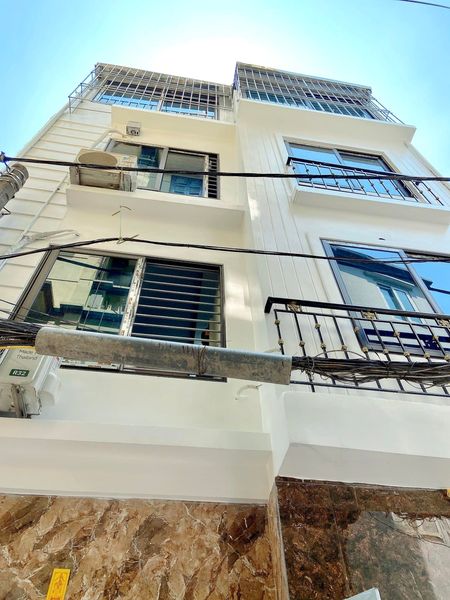 Bán nhà trần cung,nhà đẹp,5 tầng chỉ 4,5 tỷ