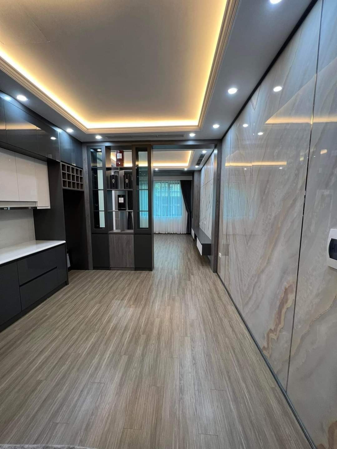 Chính chủ cần bán nhà Hoàng Văn Thái Thanh Xuân 42m2 4 tầng 3.9m MT 11.9 tỷ ô tô tránh kinh doanh miễn TG