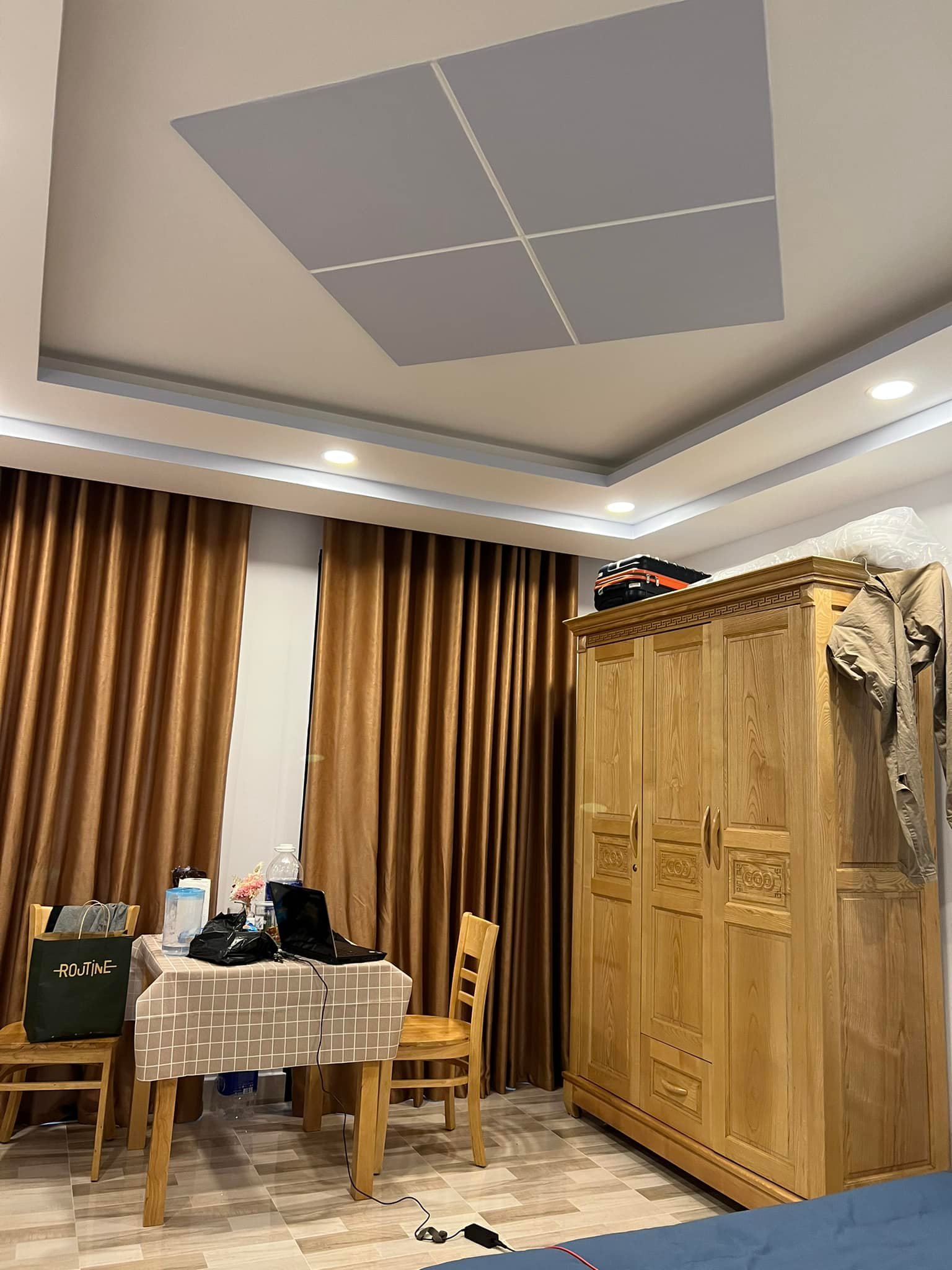 Hoàng Hoa Thám – 74m2 – 5 tầng – thu nhập 400tr/năm – gần chợ cây quéo – giáp Phú Nhuận