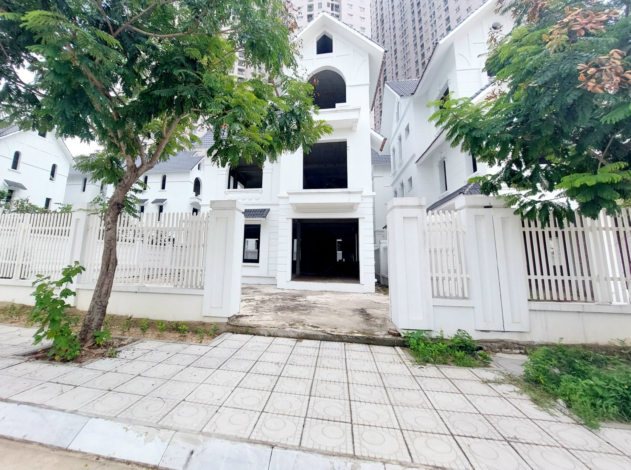 Bán SIÊU PHẨM BIỆT THỰ ĐƠN LẬP 317m2 Geleximco A sát mặt phố Lê Trọng Tấn,