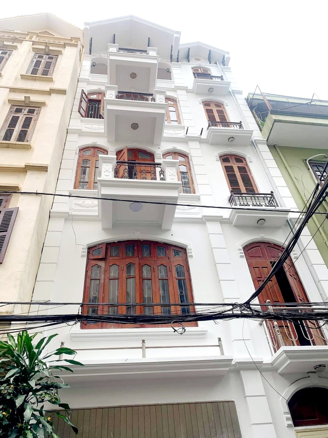 Cần bán gấp nhà ngõ 37 Trần Quốc Hoàn Cầu Giấy, Giá tốt nhất khu vực, mặt ngõ ô tô giá trong hẻm