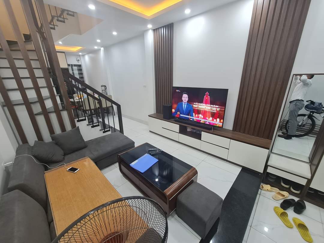 Nhà đẹp Trần Cung 40m2, 4T, 4 ngủ giá 3,7 tỷ cách ô tô chỉ 20m