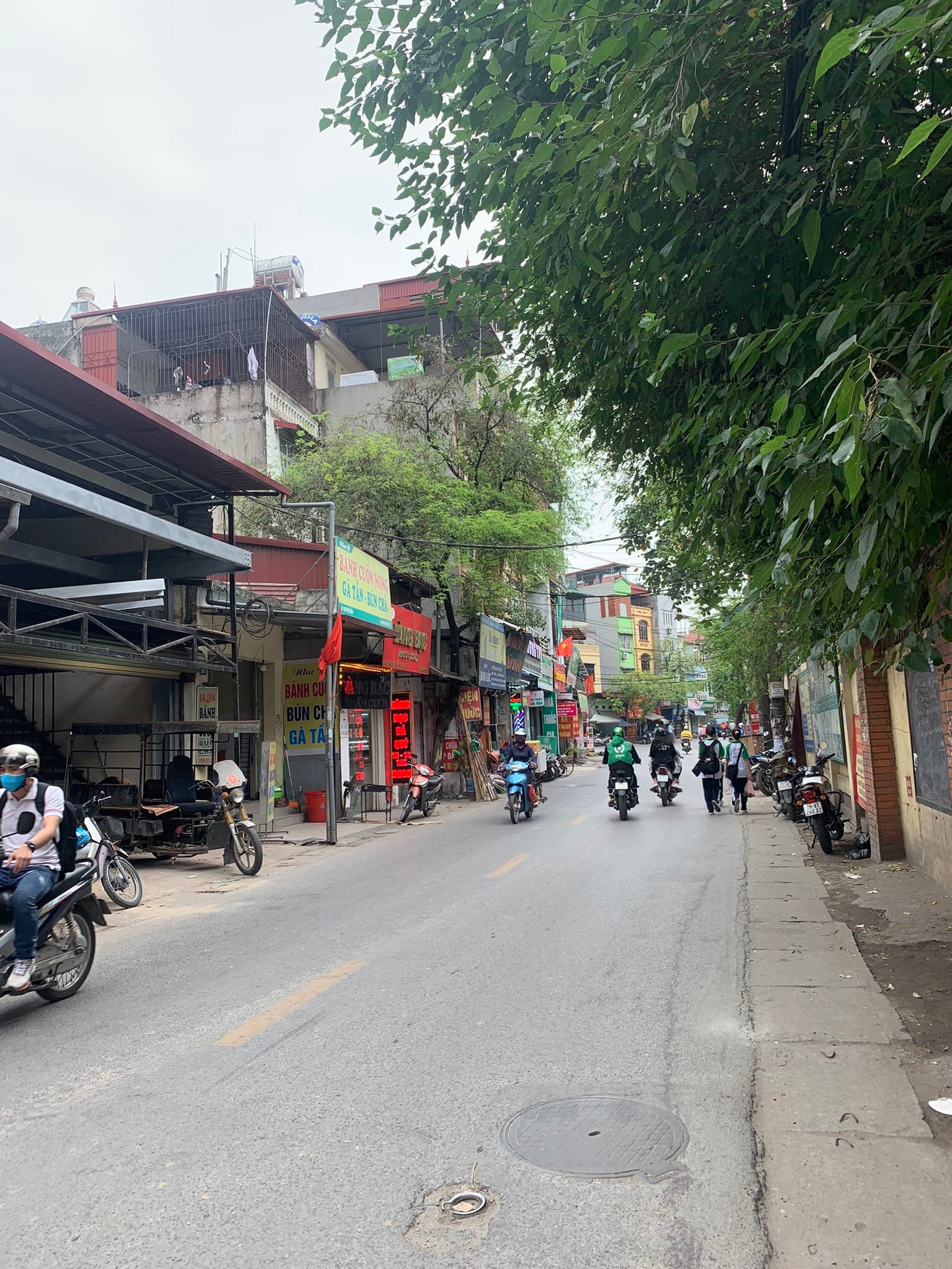 Bán nhà 2 tầng mặt phố Phú Diễn- Bắc Từ Liêm DT 205m- MT 6.5m giá chào 34 tỷ