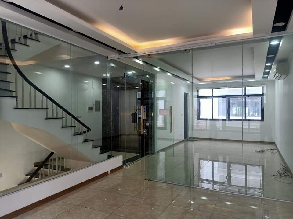 Bán tòa nhà văn phòng ở Trung Kinh 8 tầng có diện tích 85m2.