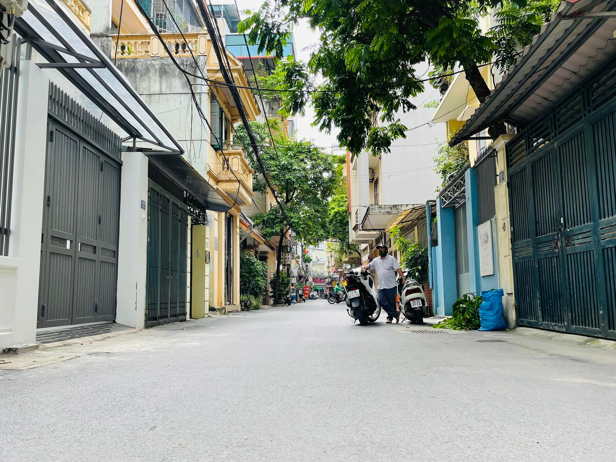 CẦN BÁN NHÀ PHỐ HOÀNG VĂN THÁI PHÂN LÔ-Ô TÔ ĐỖ CỬA -KINH DOANH DT 100M 4 TẦNG GIÁ CHỈ 15 TỶ