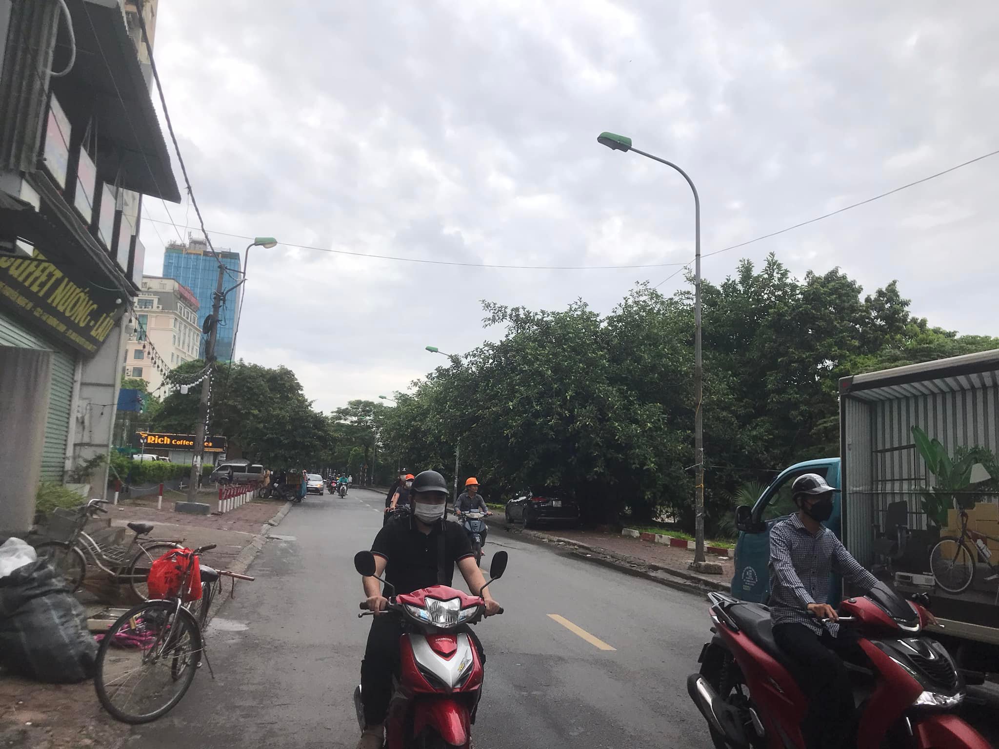 Bán nhà mặt phố NGUYỄN NGỌC VŨ- CẦU GIẤY diện tích 60m, 6 tầng, mặt tiền 12.4m giá 21.99 tỷ