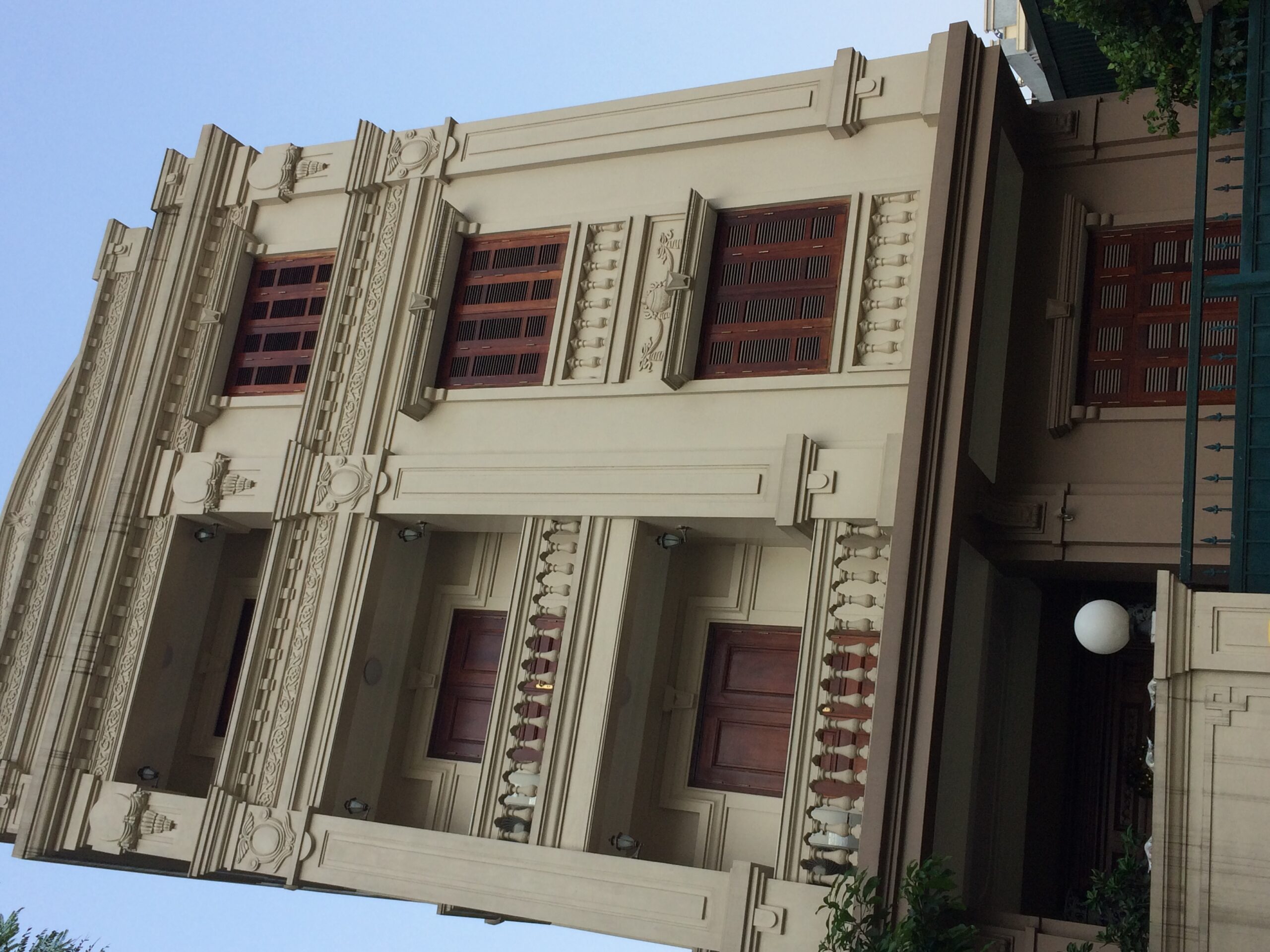 Bán tòa nhà mặt phố Nghi Tàm Q.Tây Hồ 350m x 6 tầng giá 120 tỷ, thang máy, kinh doanh đỉnh cao…