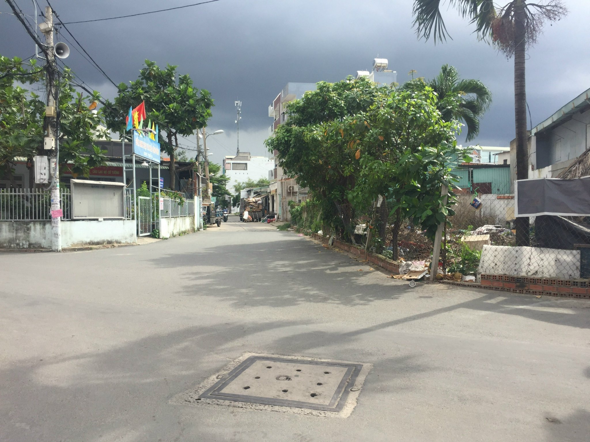 Xe hơi đậu cửa – 5 tầng – thu nhập 50tr/tháng – gần Emart – vincom.