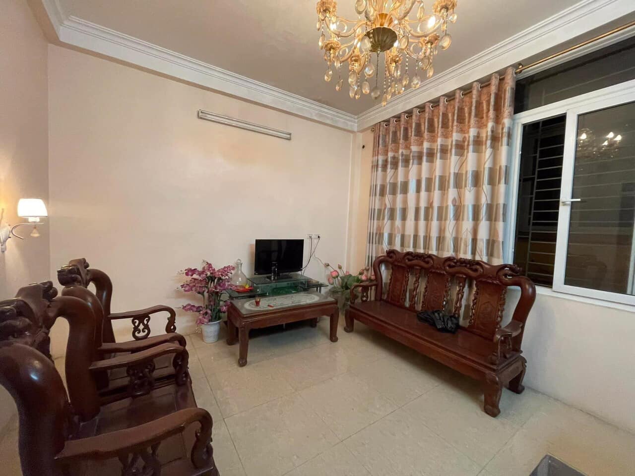 Bán nhà HOÀNG QUỐC VIỆT- CẦU GIẤY diện tích 59m, 6 tầng, mặt tiền 9.5m, ô tô vào nhà, kinh doanh VP