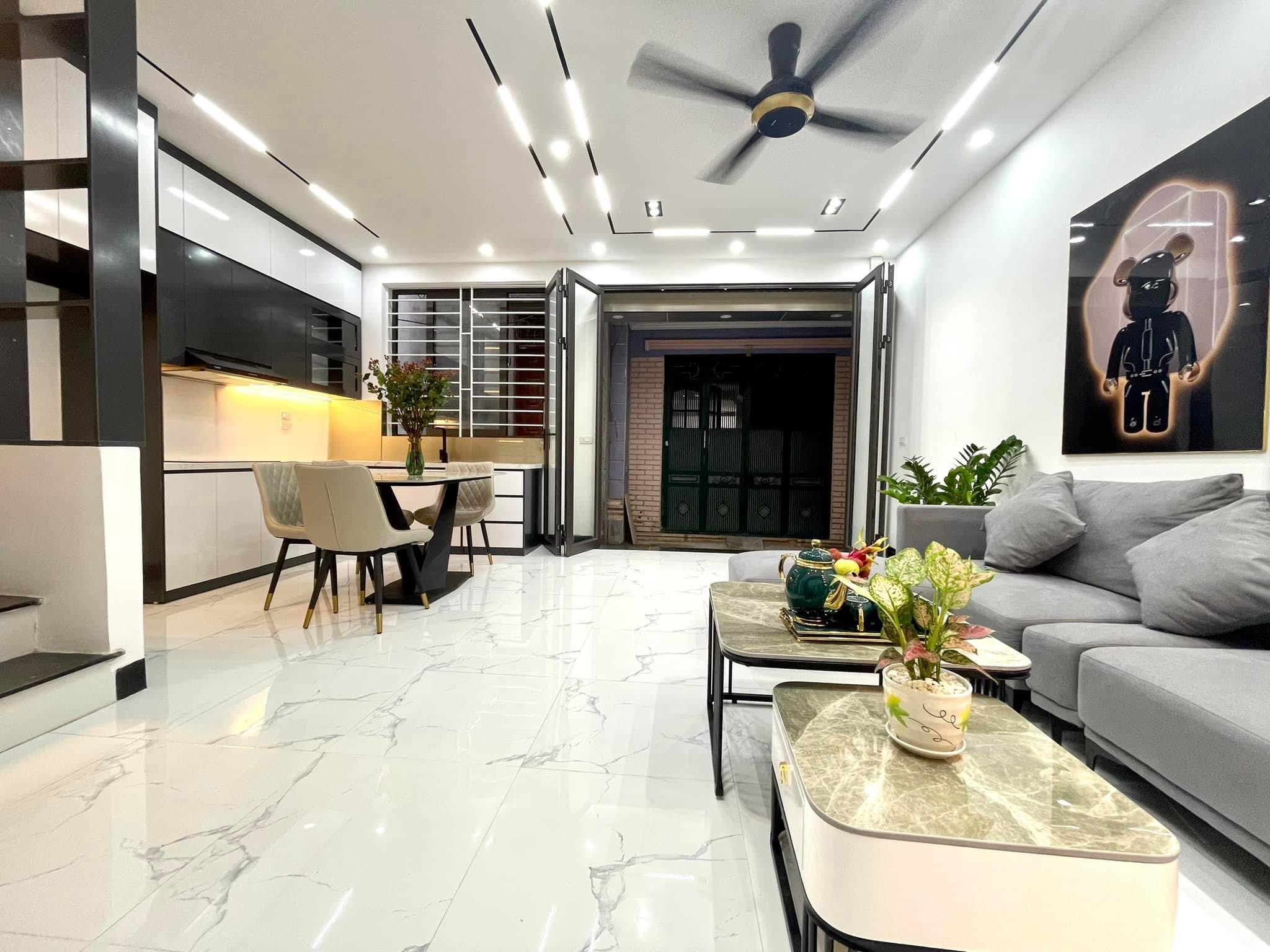 Bán gấp siêu phẩm Khương Trung, Thanh Xuân nhà mới đẹp tặng nội thất.