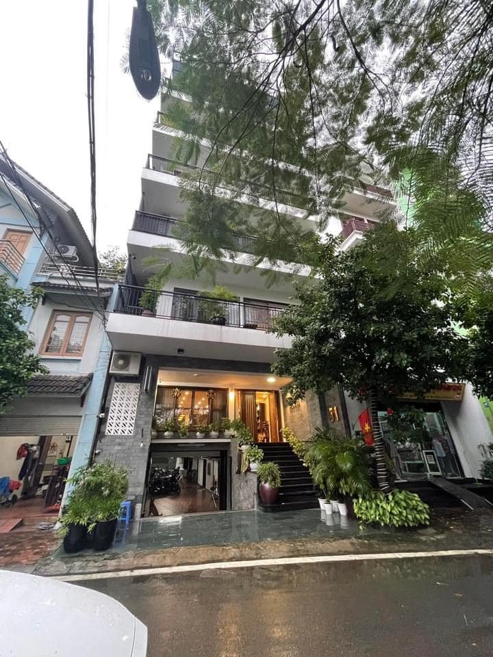 Tòa văn phòng 8 tầng Trung Hòa Cầu Giấy có hầm có giá 25 tỷ.