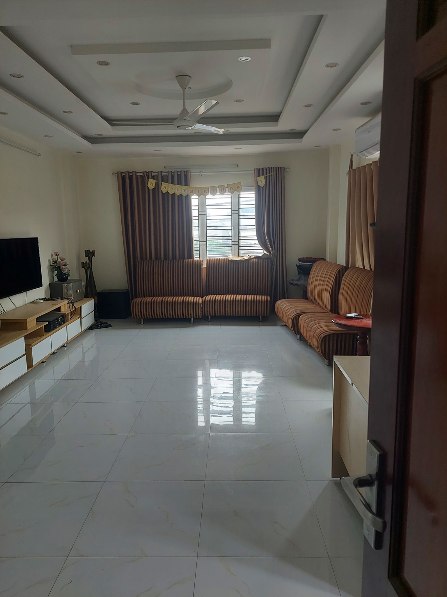 Bán nhà PL Hoàng Văn Thái-giáp Đống Đa-gara oto-kinh doanh-văn phòng-120m2-5tầng-mt5m-nhỉnh 15 tỷ