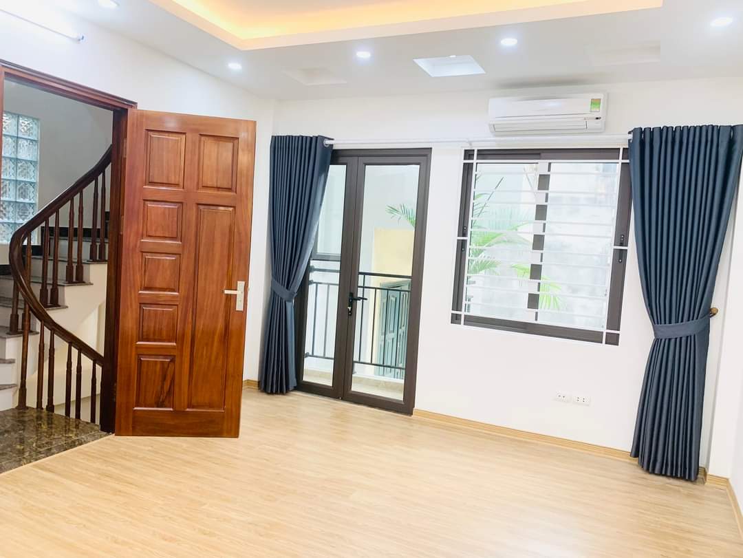 Chính chủ cần bán nhà Thái Hà Đống Đa 34m2 6 tầng 4.9m mặt tiền 6.4 tỷ có thương lượng miền TG