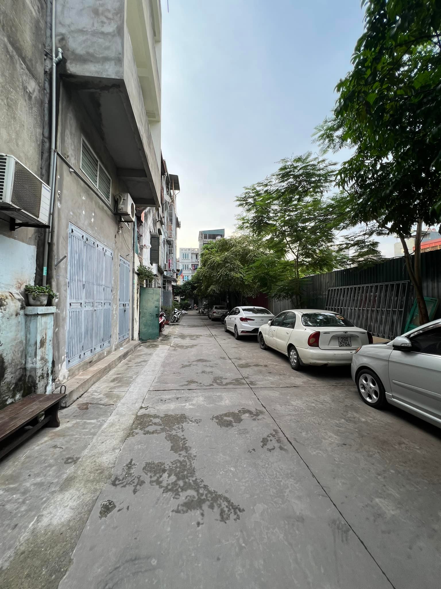 Độc Hiếm Bán Đất Tặng Nhà Mặt Ngõ Minh Khai DT 65m2 x 3 tầng 1tum, mt 3.9m2 nhỉnh 4 tỷ