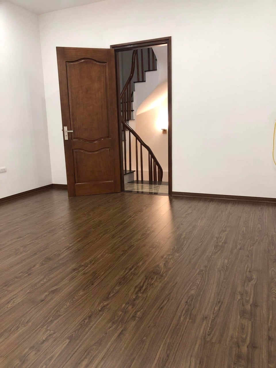 Bán nhà siêu đẹp Văn Cao, Ba Đình, 30M Ô TÔ TRÁNH, 35m, 5 tầng, MT4M, nhỉnh 4 tỷ.