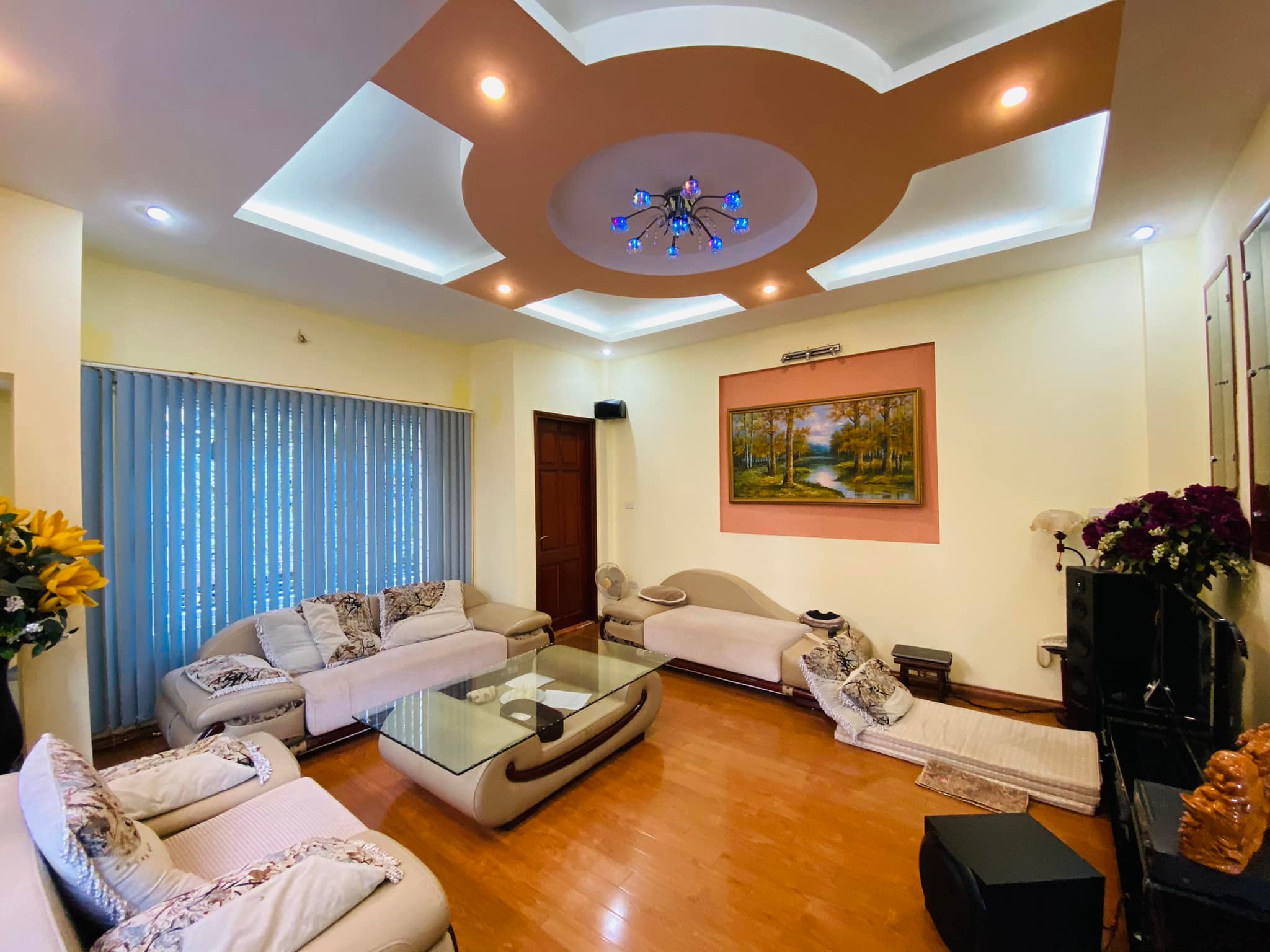 Bán nhà phố Thành Công, Đống Đa 65m, 4 tầng, mt 4m. Giá: 13.9 tỷ