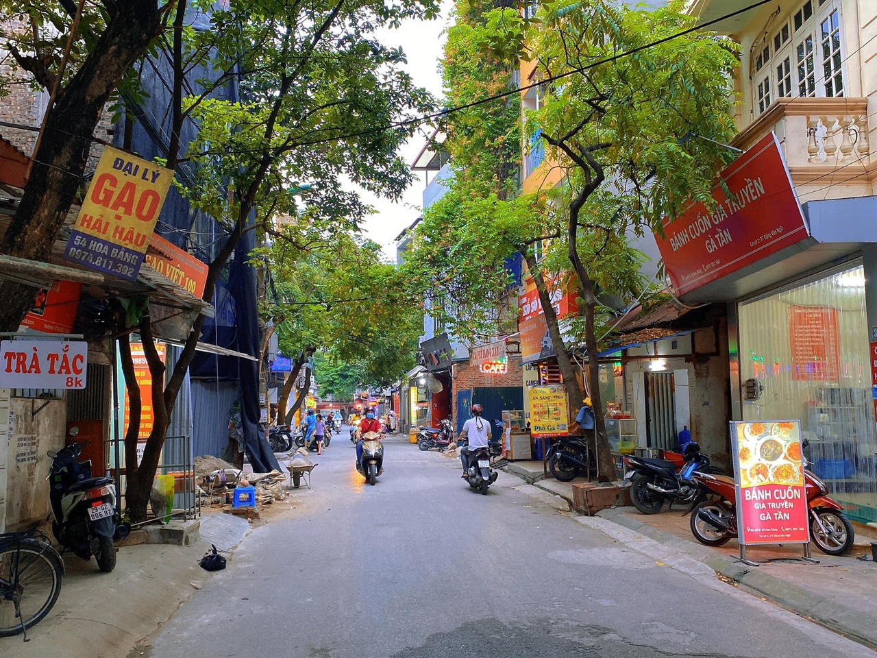 BÁN NHÀ PHỐ HOA BẰNG, CẦU GIẤY DT:60M2, MT:3,7M, CHỈ CÓ 12TỶ.