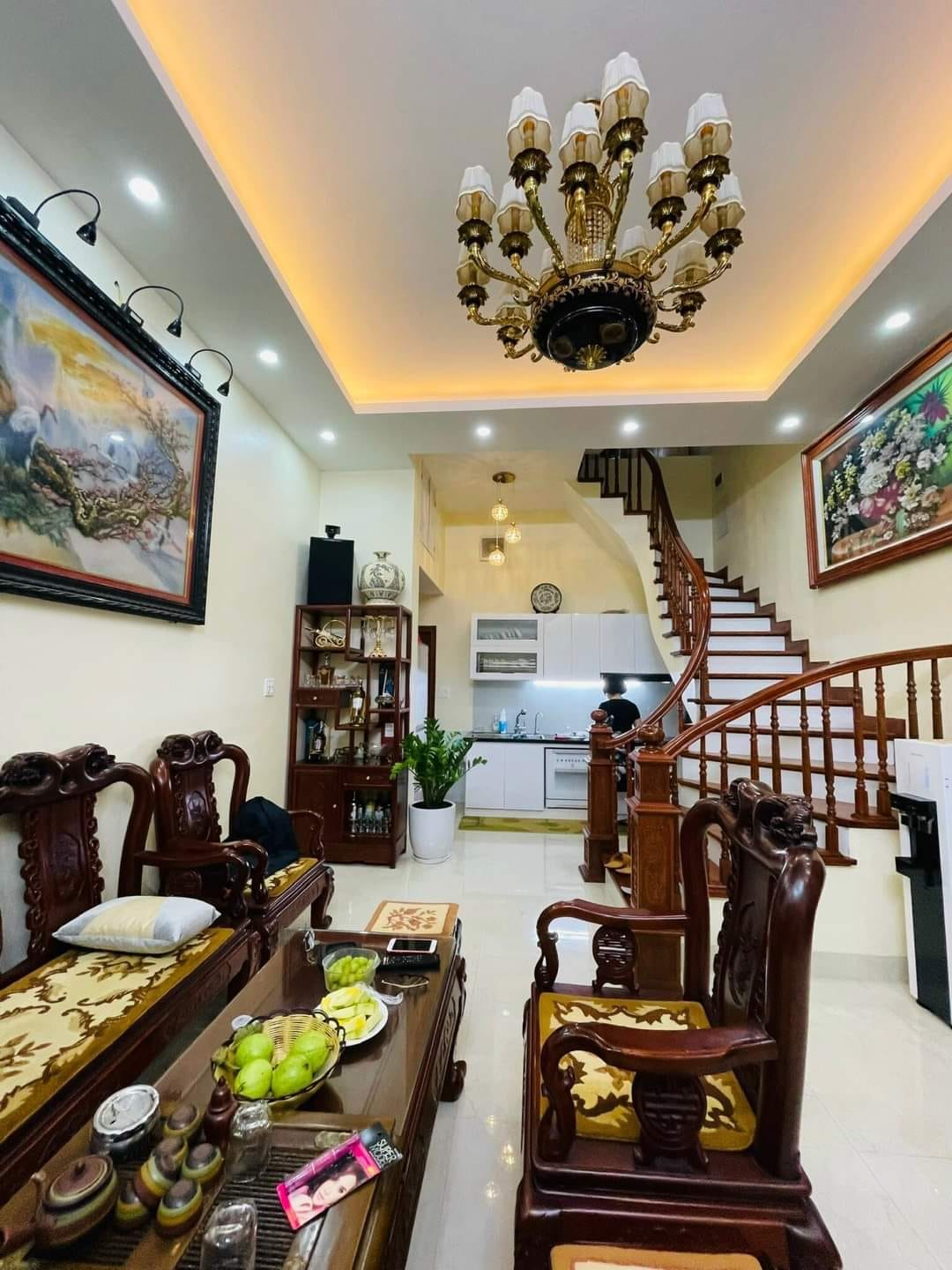 MẶT NGÕ-GẦN PHỐ-2 THOÁNG-NỘI THẤT XỊN-37M2, 6xTỶ-PHẠM HỒNG THÁI-NHÀ ĐẸP Ở NGAY