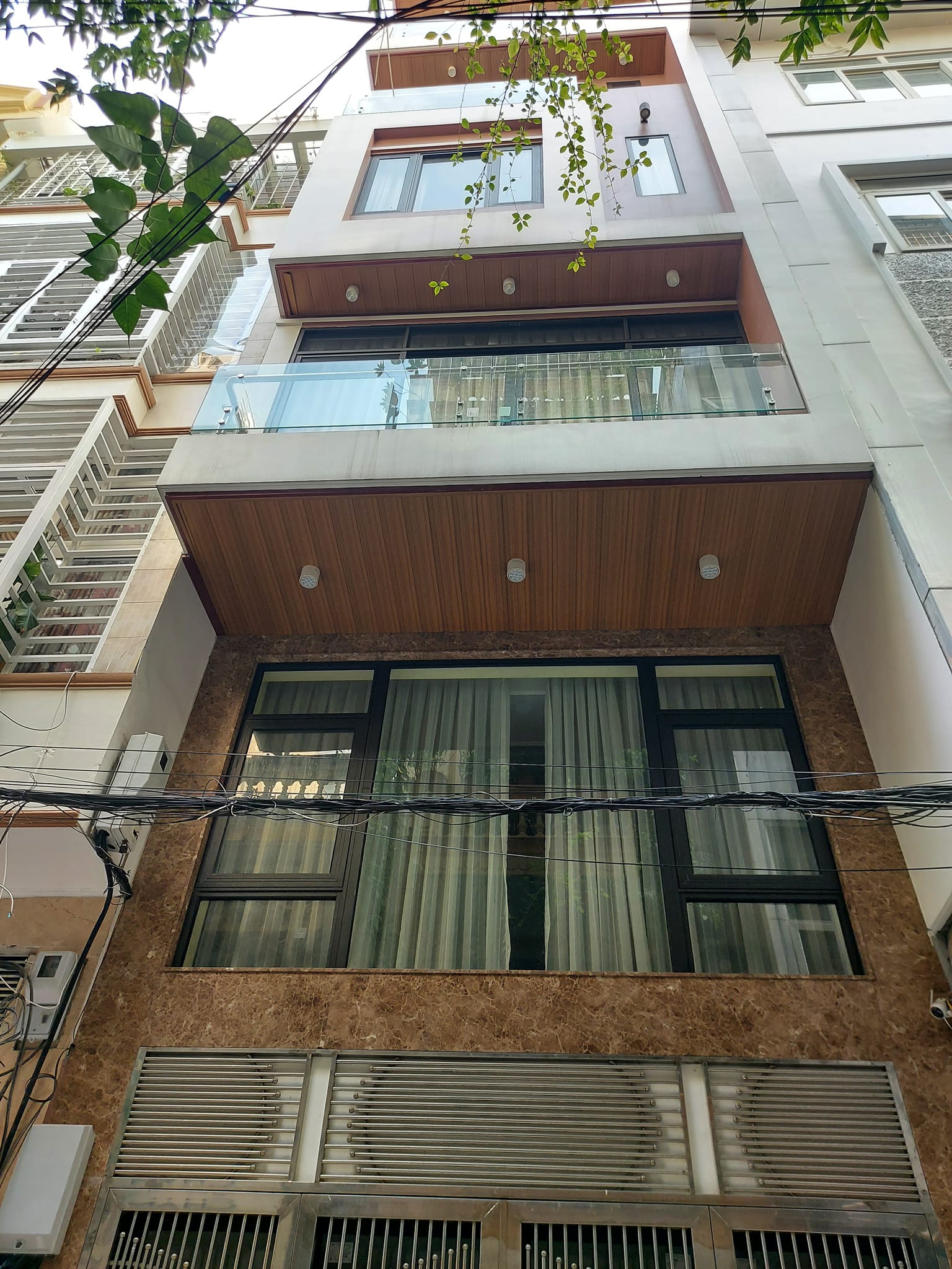 Gia Đình Cần Bán Nhà Trường Chinh 43m 8.6 Tỷ, Kinh Doanh