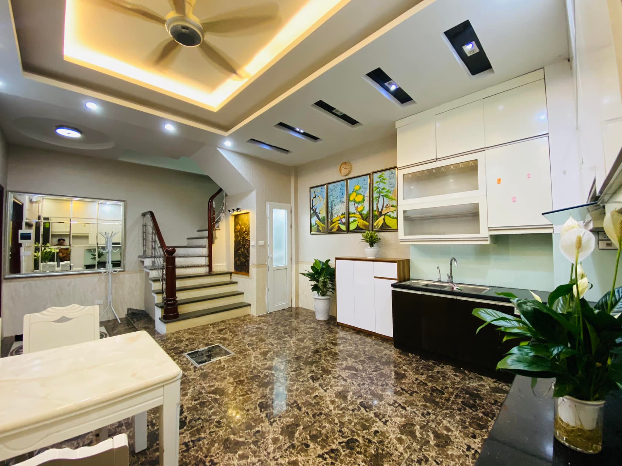 Nhà đẹp lung linh! Phương Canh, ô tô đỗ cửa, ngõ thông thoáng, 34m2*5T, chỉ 3 tỷ