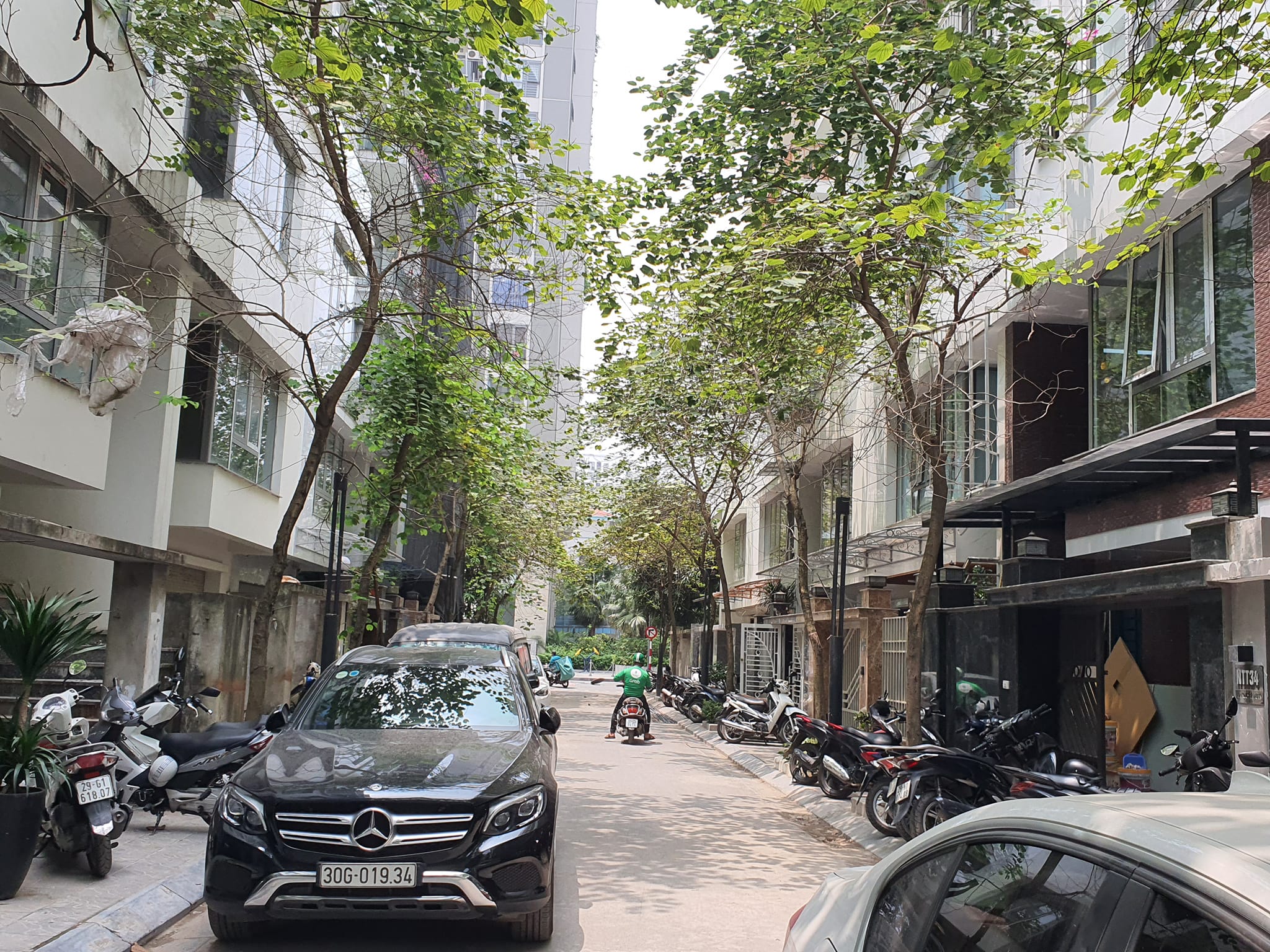 Bán tòa văn phòng Nguyễn Tuân, Thanh Xuân 85m2x6 tầng mt 5.6m,phân lô thang máy,ô tô tránh