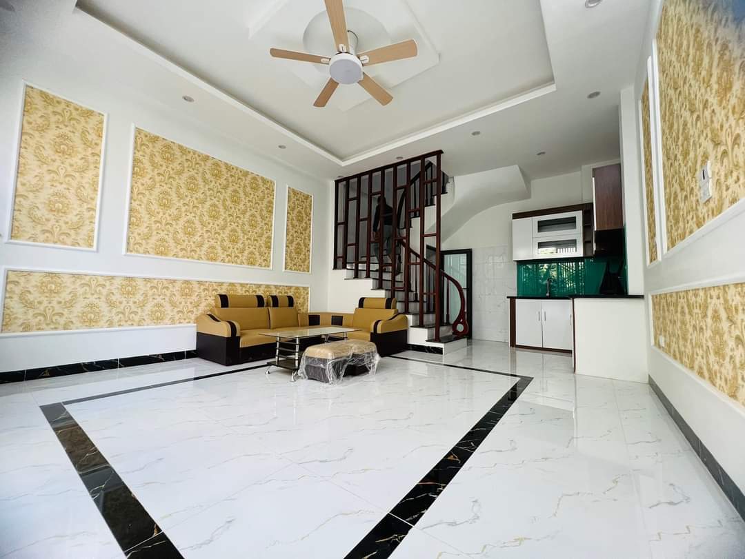 Bán Nhanh Nhà Phố Tôn Đức Thắng, Đống Đa DT 50m2 x 5 Tầng Mặt Tiền 7.7m OTO Kinh Doanh