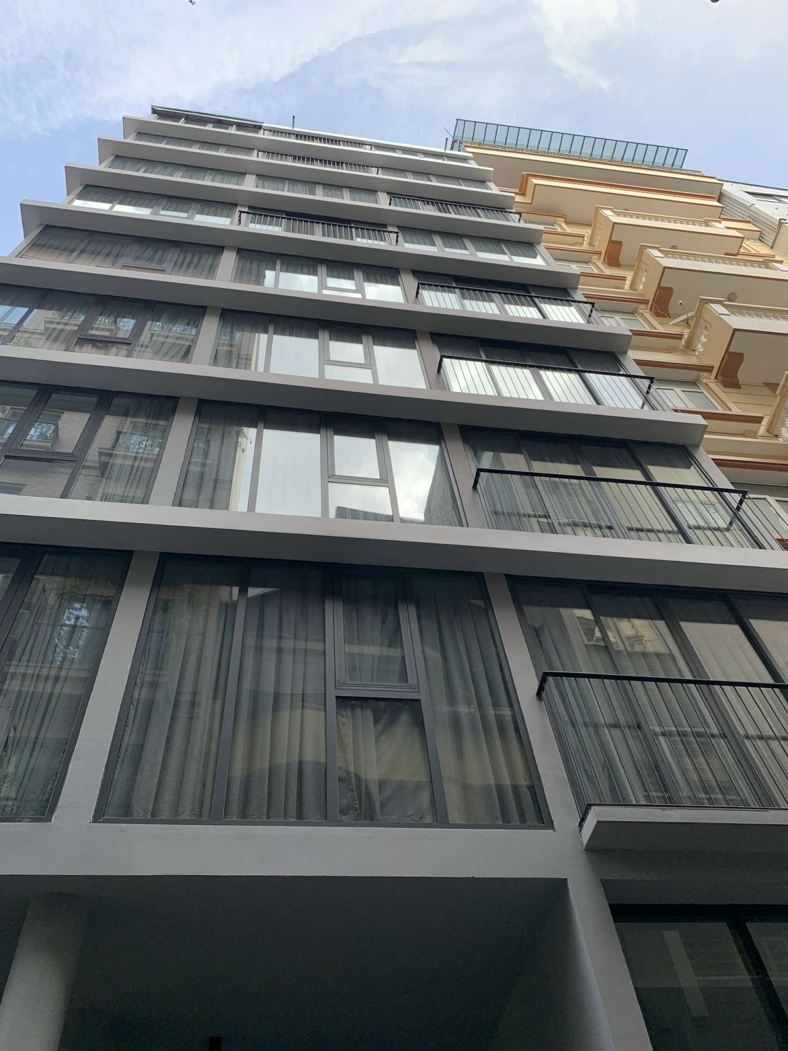 Tòa nhà 8 tầng Giải Phóng, 200m2, dòng tiền 2.5 tỷ mỗi năm