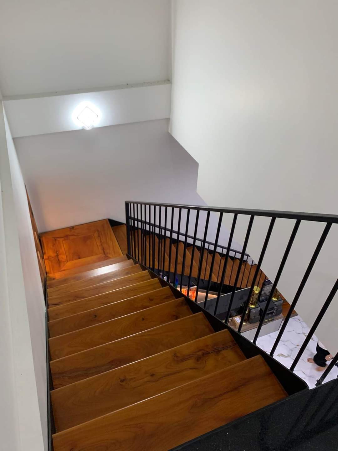 NHÀ 2 TẦNG 2 MT KV LÊ LAI, TT TP ĐÔNG HÀ, THIẾT KẾ HIỆN ĐẠI, FULL NỘI THẤT GIÁ CHỈ 3.25 TỶ, LH: 0945087357